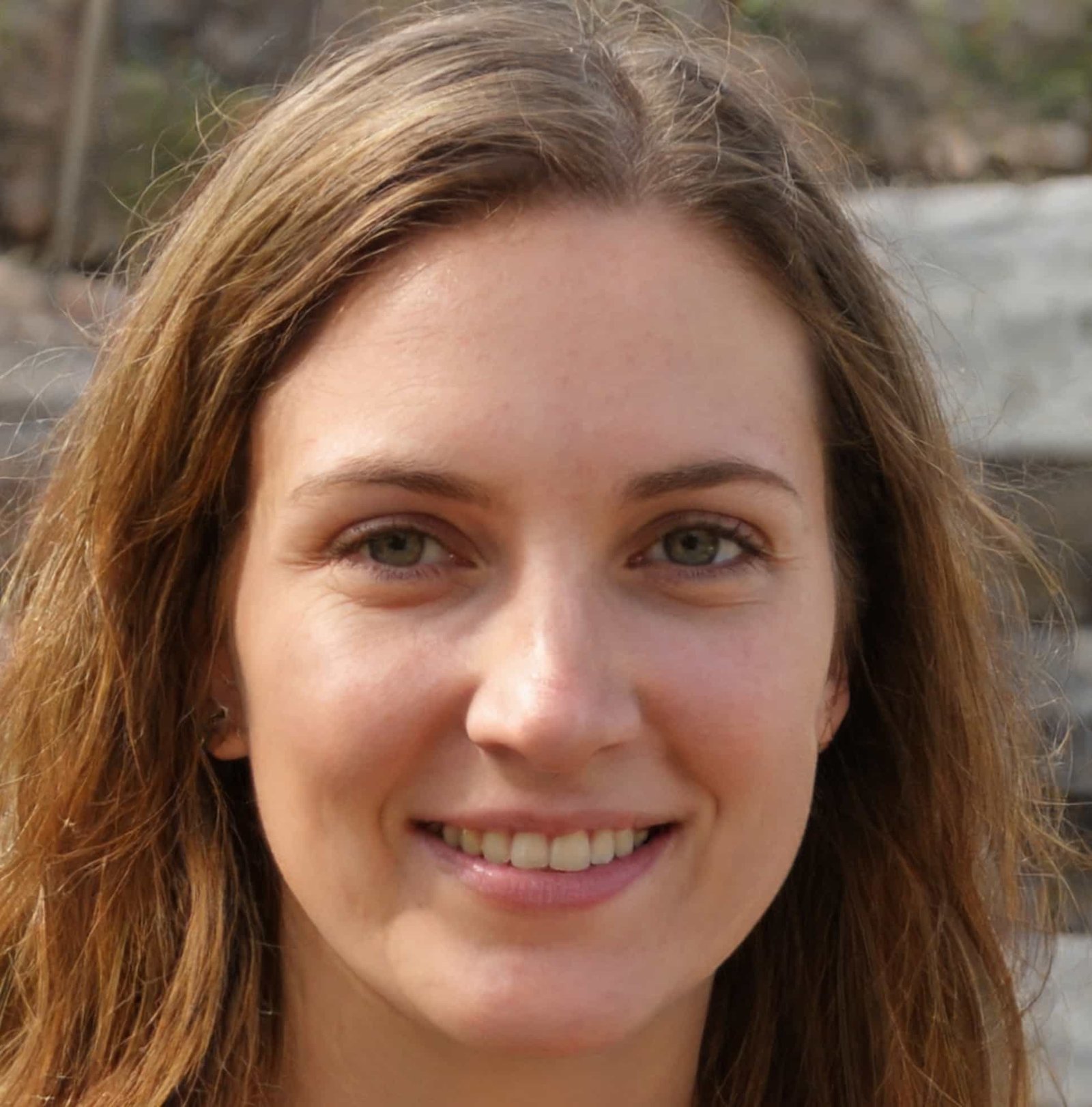 Holly Dodd freelance writer.